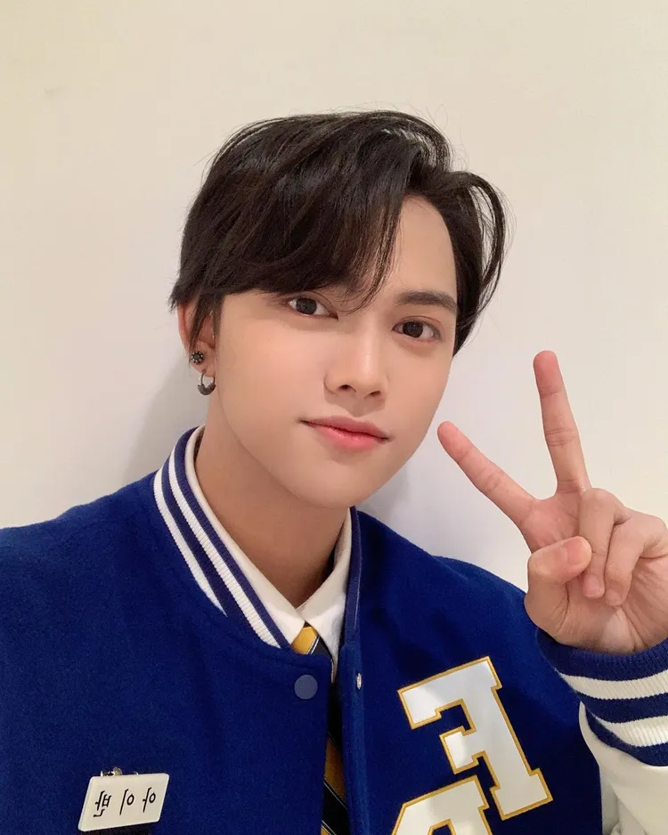 快滿20歲的Ivan蔡弘燁來自台灣，在個人介紹影片中秀韓文和後空翻。愛奇藝國際站提供