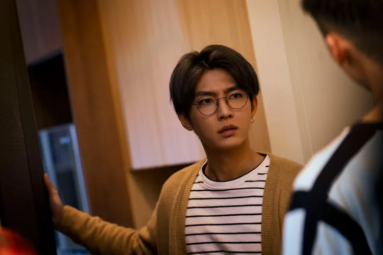 炎亞綸在《關於我和鬼變成家人的那件事》中表演亮眼。金盞花影業提供