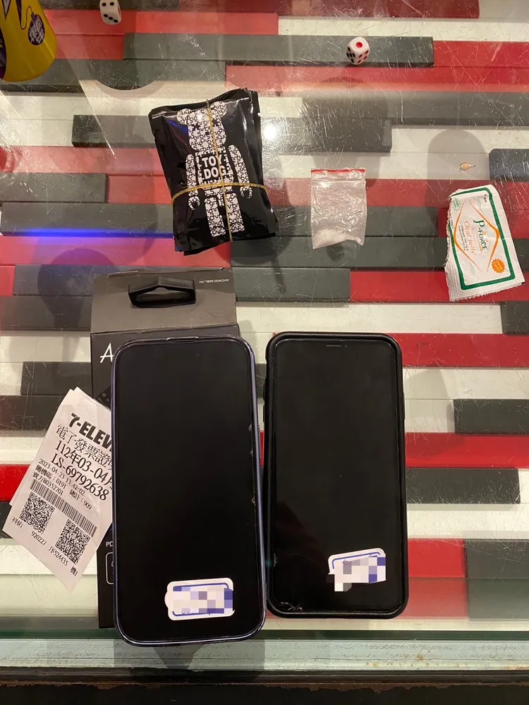 警方查獲使用過的毒咖啡包。新店警分局提供