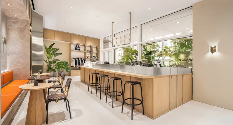 隱藏於店中的Café Kitsuné，是品牌在亞洲開出的第17家據點。品牌提供