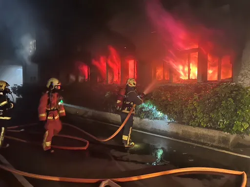 法务部调查局新店大楼惊传火警　消防局派出27车69人紧急扑灭