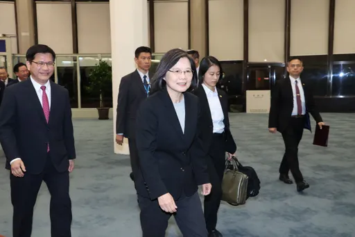 任務達成!蔡英文返回台灣 向國人報告這三點