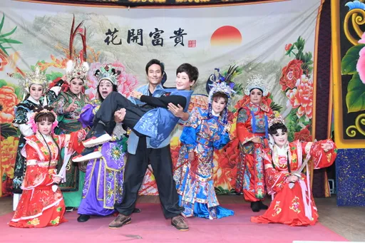 陳亞蘭主動追愛小15歲影帝　跑生日趴揪自拍喊「找到老公了」