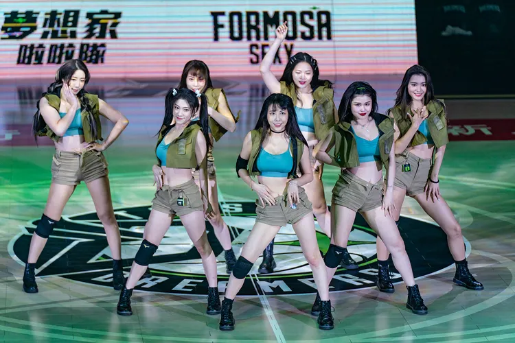 FORMOSA SEXY作風大膽，深受不少球迷喜愛。PLG