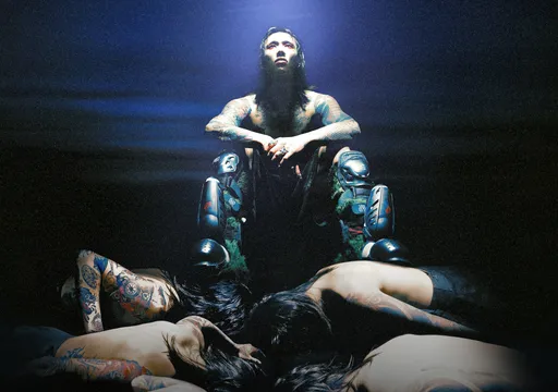 Marz23才宣佈讓混血女友未婚懷孕 蠟油淋身認了抑鬱委靡