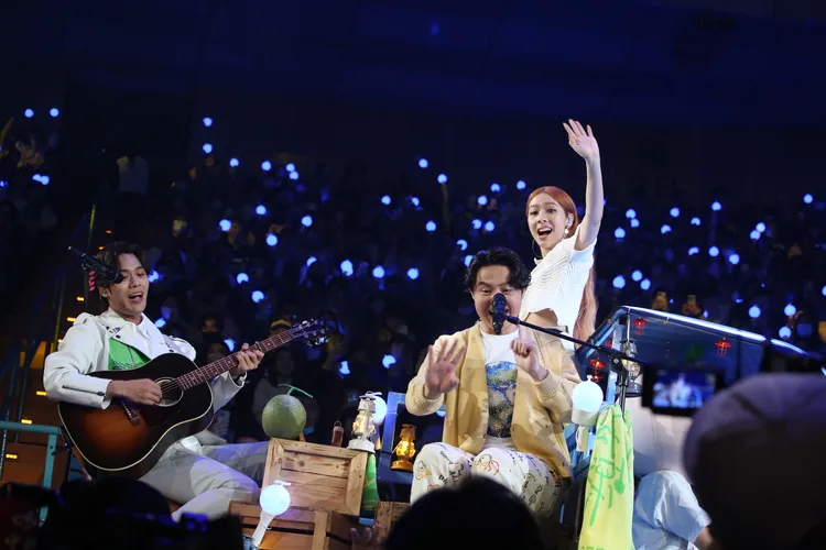 告五人嗨翻小巨蛋。鄭孟晃攝