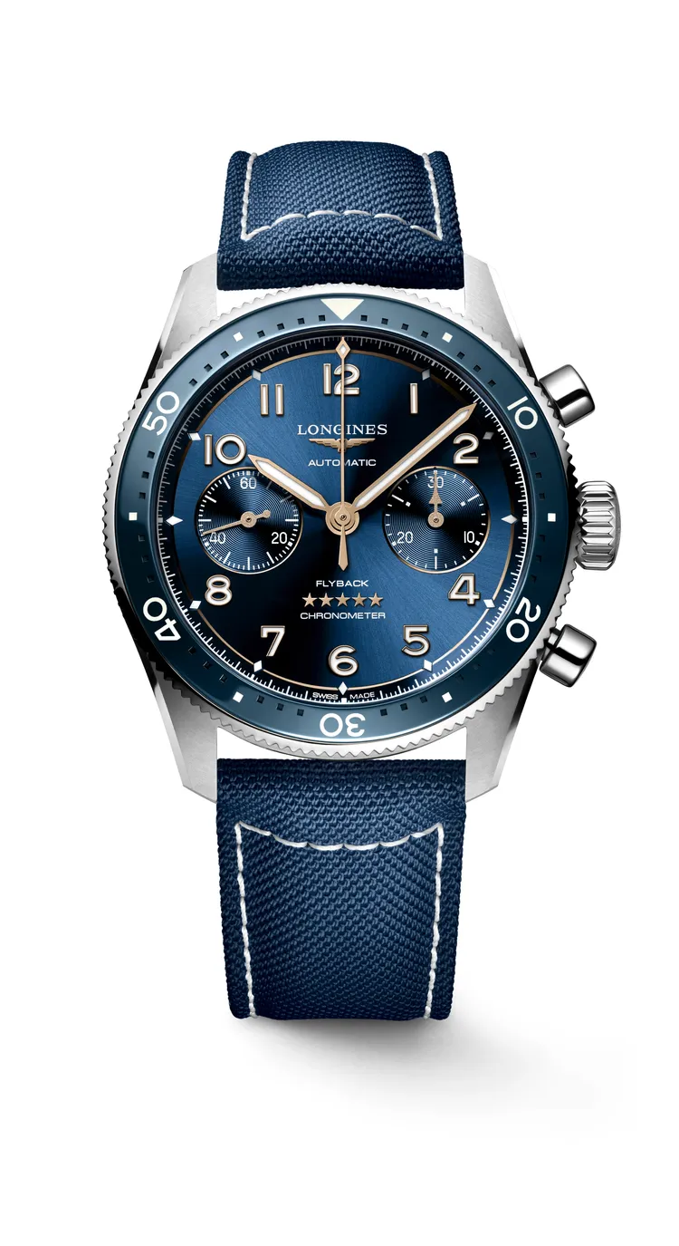 Spirit Flyback先行者系列精鋼飛返計時碼錶，藍色太陽放射紋面盤搭配藍色科技皮革錶帶款，14萬5200元。品牌提供