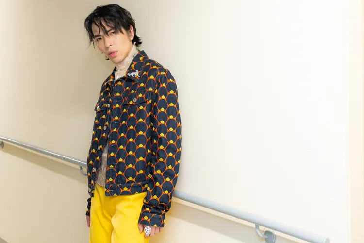 蕭敬騰近日飛赴新加坡，擔任《紅星大獎 2023》演出嘉賓及頒獎人。華納音樂提供