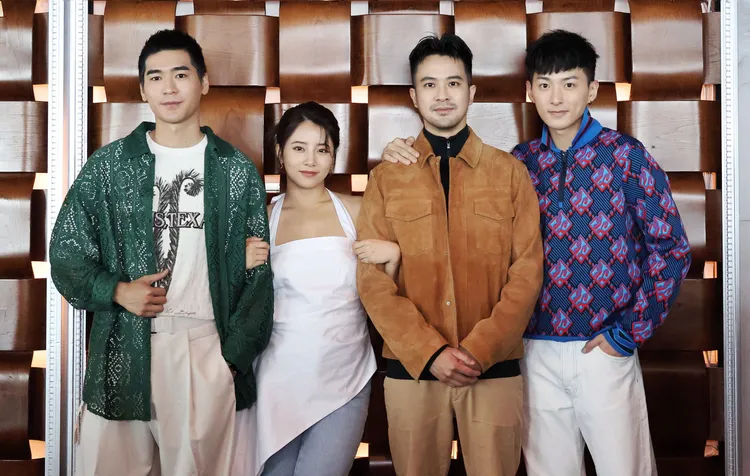 鍾岳軒（右起）、顏毓麟、王上菲和涂善存拍戲建立好交情。莊宗達攝