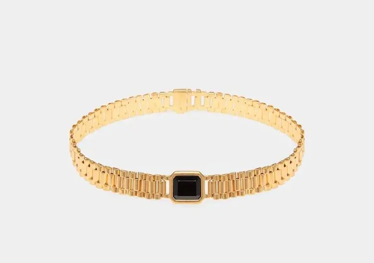 錶型手鍊，2萬2800元。品牌提供