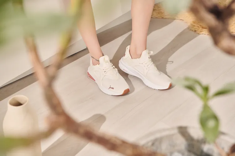 擁有環保面料編織鞋面的Softride Enzo運動鞋，2680元。品牌提供