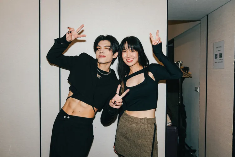 新生代潮流創作歌手KIRE凱（左）開唱找來孫盛希助陣。H.A.L.O. Music提供