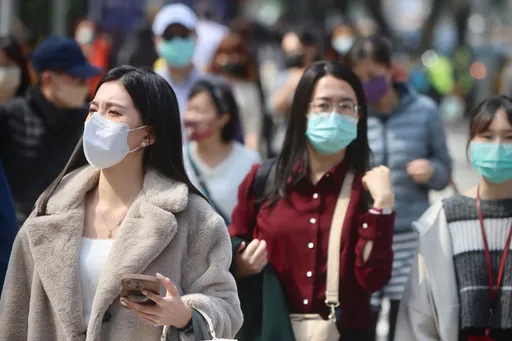 今晨13.6°C冷回冬天！雨炸半個台灣「一片藍」　要到這天才回暖