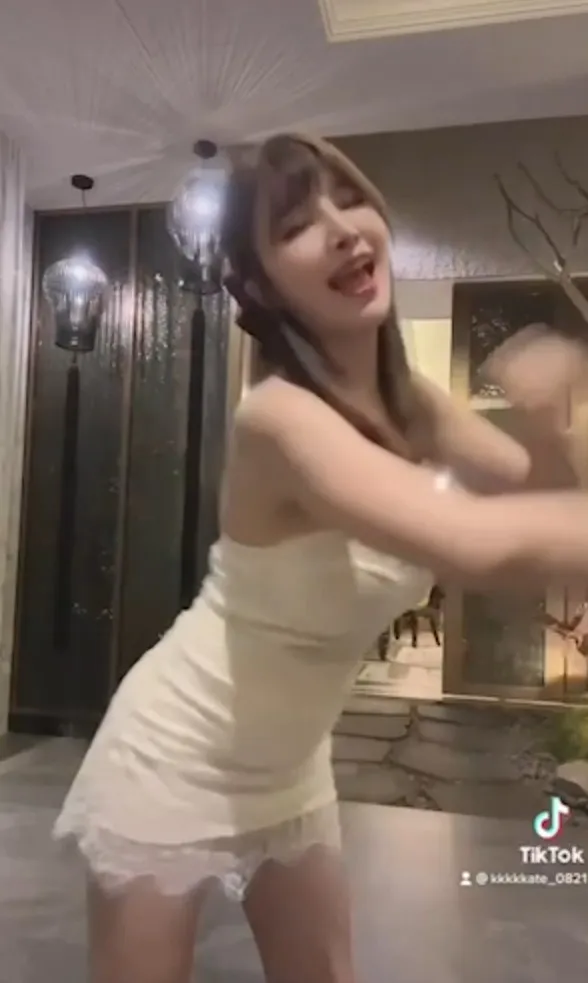 俏麗女孩秀舞。IG :reel :kkkkkate_0821 提供