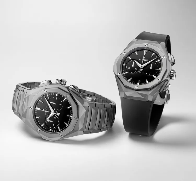 經典融合Orlinski鈦金屬計時碼錶分別有鈦金屬鍊帶（左）與橡膠錶帶等2款式，鈦金屬鍊帶款限量250只，56萬6000元；橡膠錶帶款限量500只，45萬5000元。品牌提供