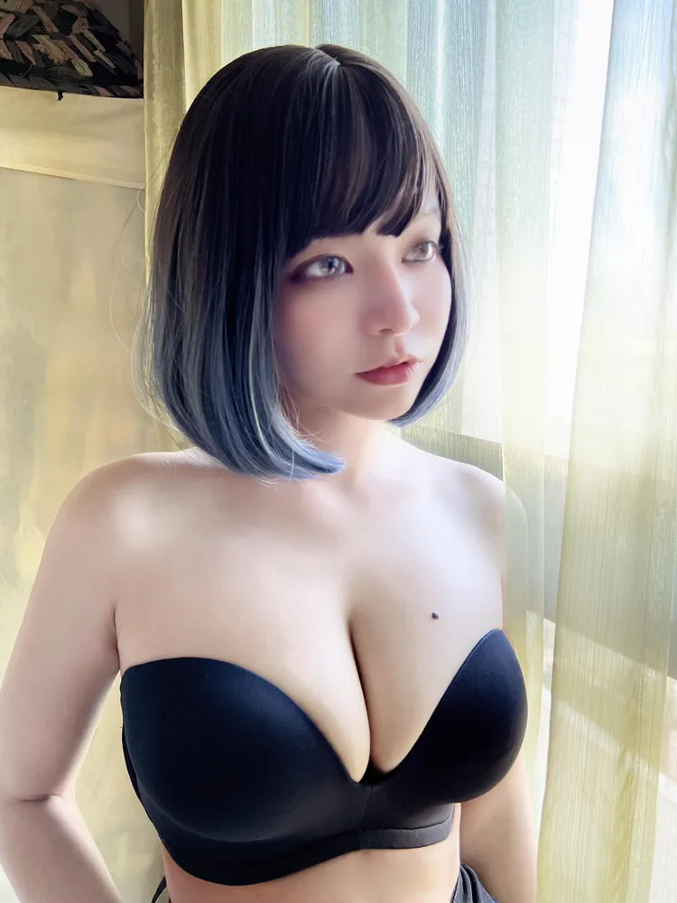 郭鬼鬼有雪乳女神封號。引自郭鬼鬼臉書