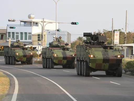 無畏!陸軍10軍團裝甲旅300公里機動行軍 奔赴恆春聯勇操演