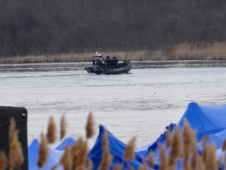 警方仍搜尋一名失蹤男性。路透社