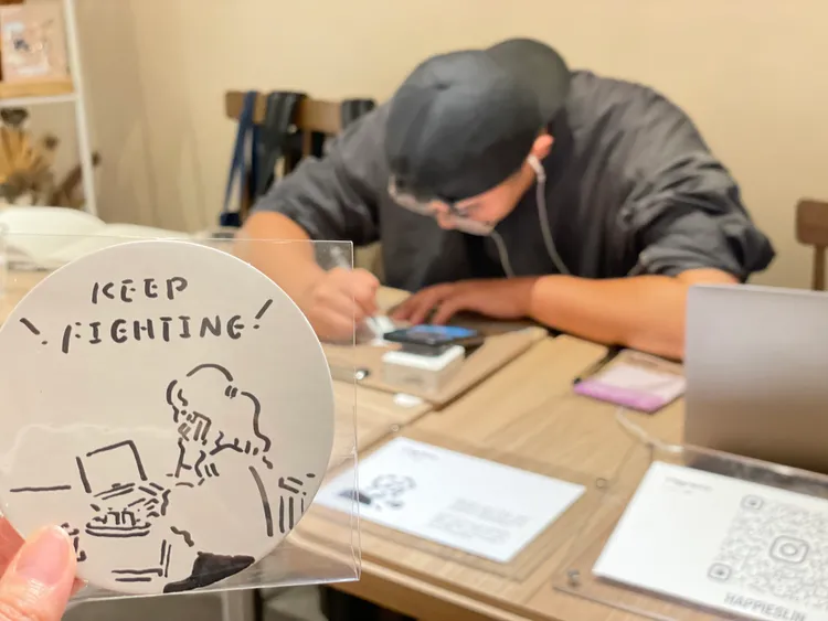 知名插畫家Happieslin客座似顏繪，為現場賓客留下難忘回憶。曾仲葳攝