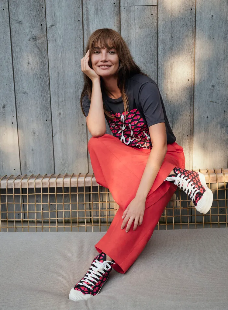 From Lily with Love聯名系列也有率性潮感的組搭。品牌提供