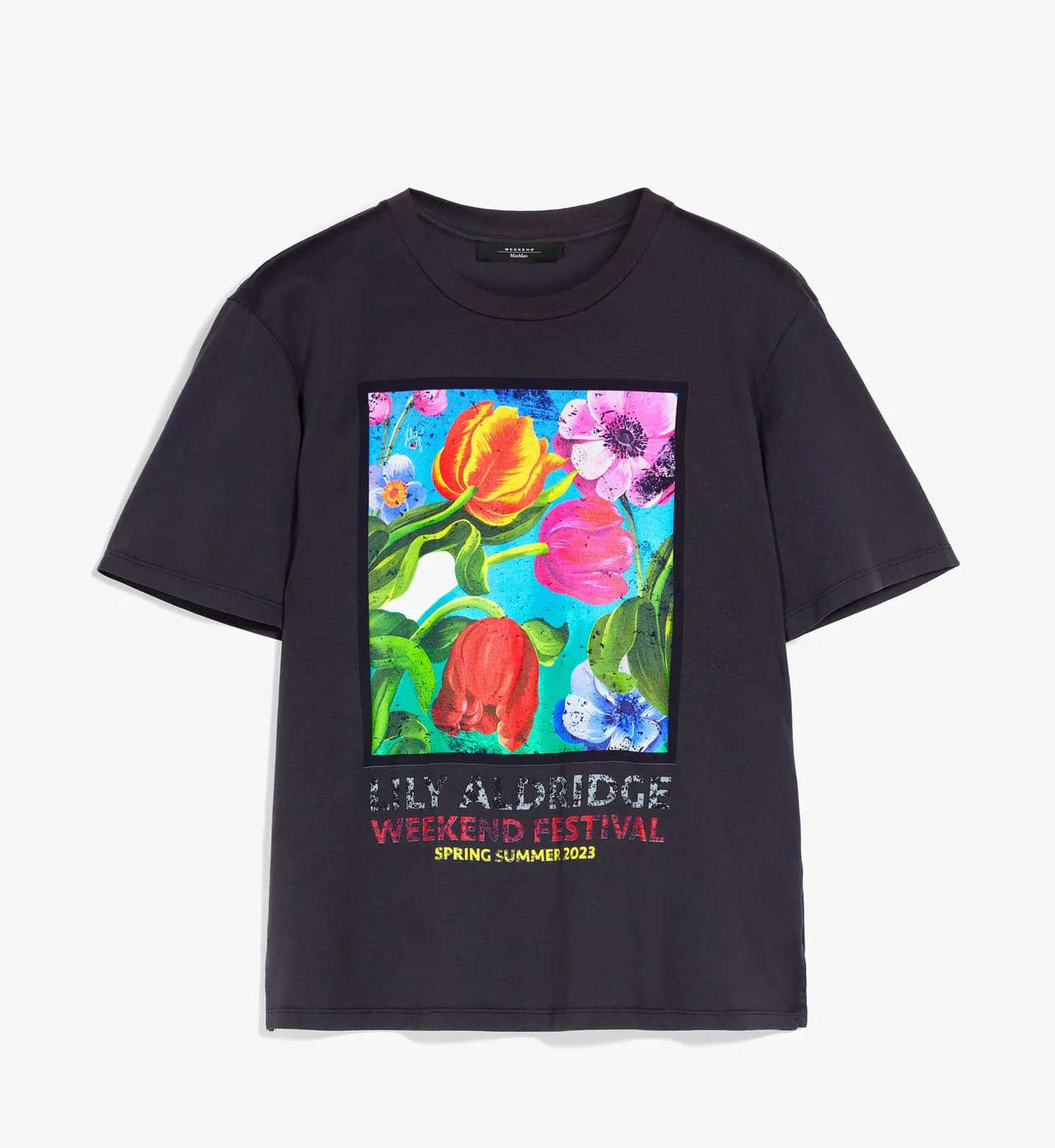 From Lily With Love聯名系列T恤,8600元。品牌提供