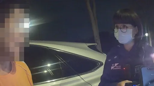 桃園男深夜駕車違規左轉　警攔下勸導！他這原因癱坐駕駛座認了