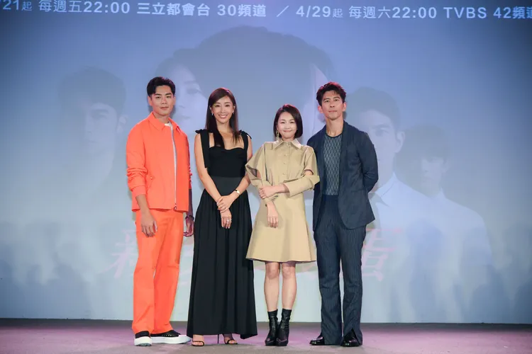 禾浩辰（左起）、隋棠、六月、修杰楷在劇種體驗上流社會。三立提供