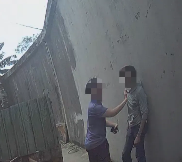 熱心女子協助警方壓制彭男。翻攝畫面