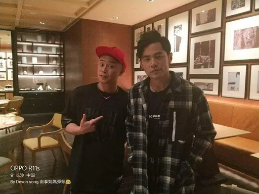 高凌風兒發歌被噓爆！「神扯組合」周董破功　彈頭說話了