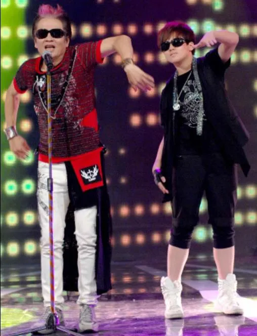 葛兆恩(寶弟)13歲時跟著父親高凌風上遍各大綜藝節目。翻攝葛兆恩臉書