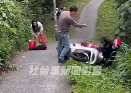 外送員「借過」卻遭三字經辱罵 與酒醉阿伯上演街頭快打