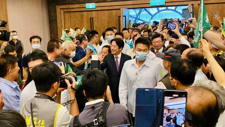賴清德進場，凍蒜聲不斷。王志弘攝