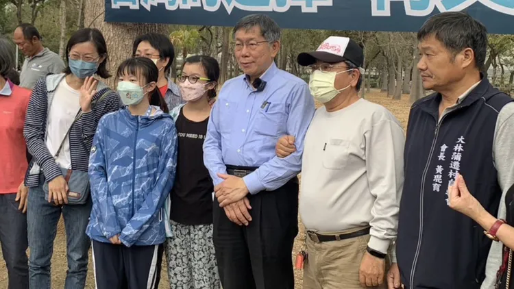 柯文哲今在高雄參加民眾黨舉辦的與民眾野餐活動。吳慧芬攝