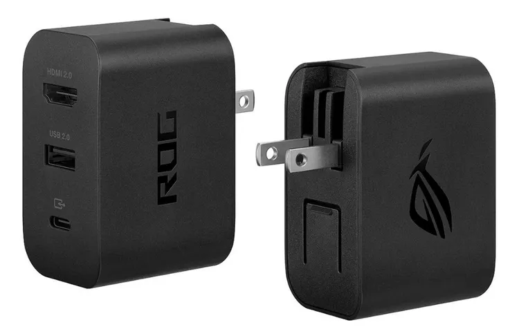 華碩首款掌機的充電器。照片來源SnoopyTech