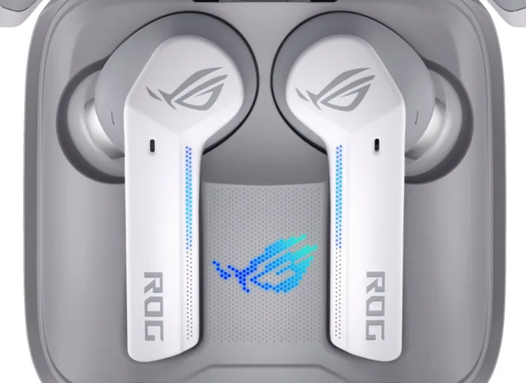 華碩首款掌機搭配無線耳機。照片來源SnoopyTech