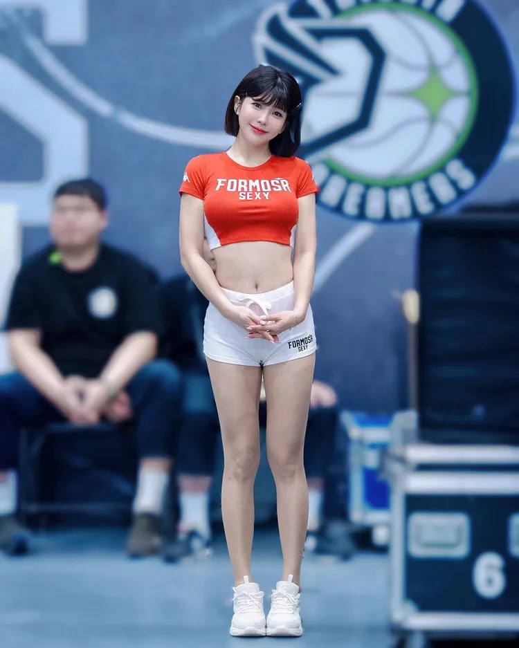 樂天桃猿應援團女團長壯壯（沈立心）。翻攝壯壯IG