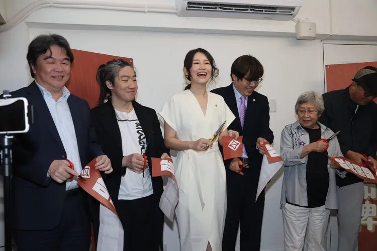 吳欣岱邀請多位綠營人士出席基進黨台北黨部開幕茶會。彭欣偉攝