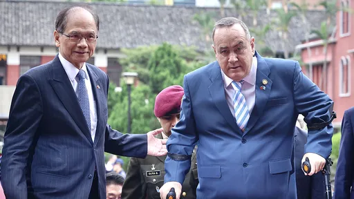 中國氣噗噗開罵瓜國總統挺台　批賈麥岱「助紂為虐謀一己之私」