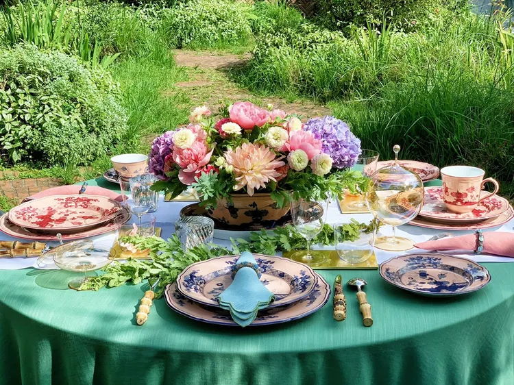 義大利名瓷Ginori 1735以古典主義和文藝復興時期華美風格設計引人喜愛。品牌提供