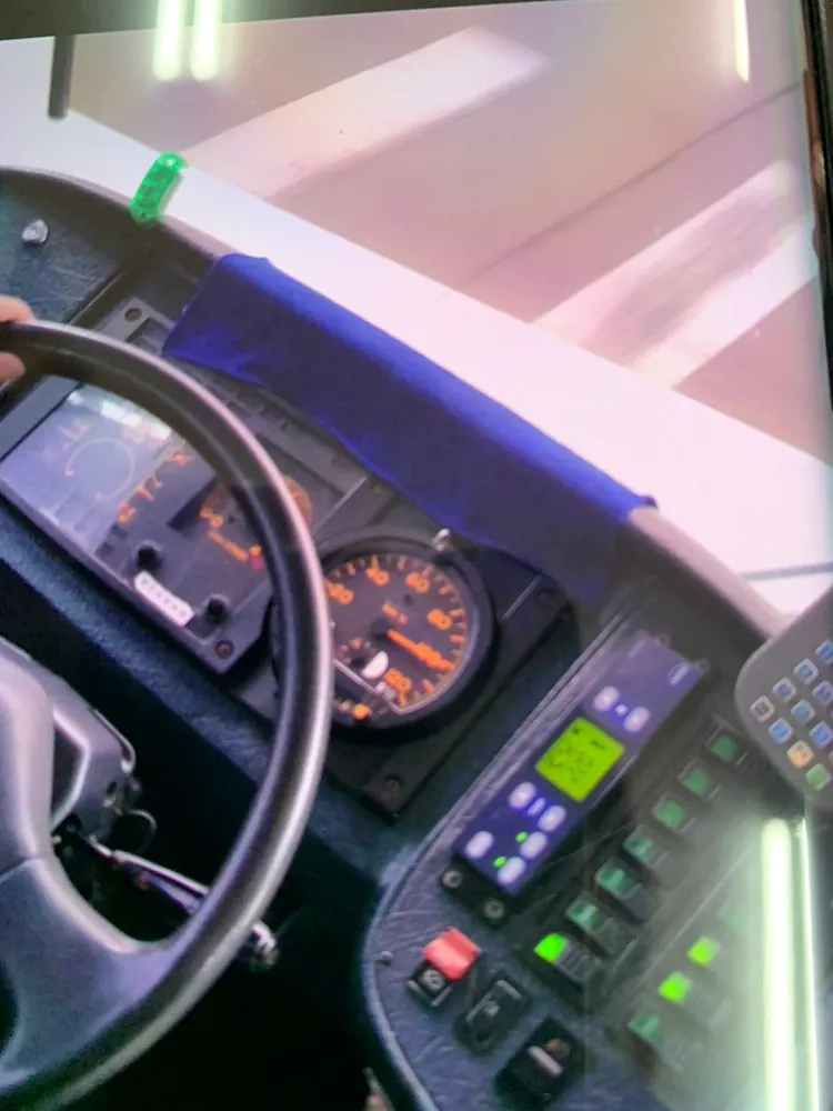 中鹿客運525公車以破百時速行駛。吳呈賢服務處提供