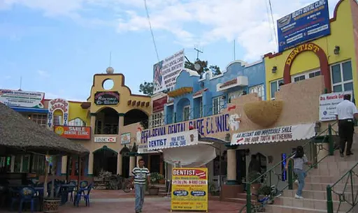 在美植牙費用「可買特斯拉」　數十萬美國人為省錢衝「臼齒城」