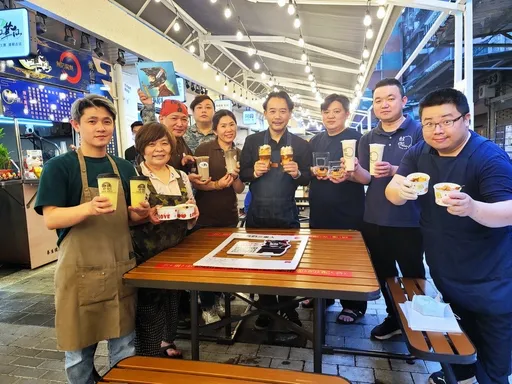 華麗變身的中央市場外攤區店家「夜來香美食廣場」　聯手推出全民共享「買一送一」活動