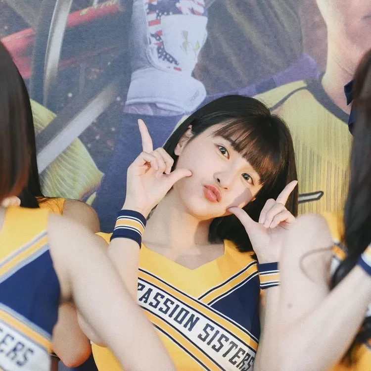 峮峮搞怪可愛。取自峮峮IG