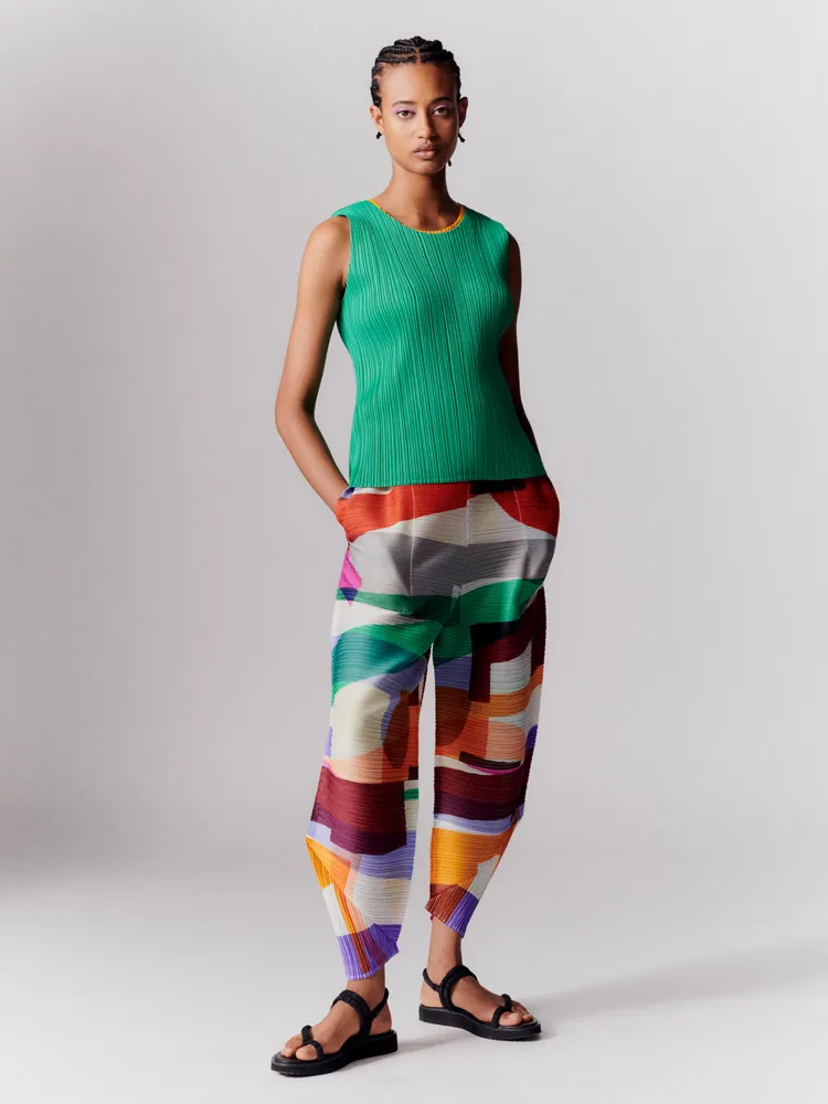 PATH印花除推出以黑白為主單色調款式外，還提供了生動繽紛的多彩色系設計。品牌提供