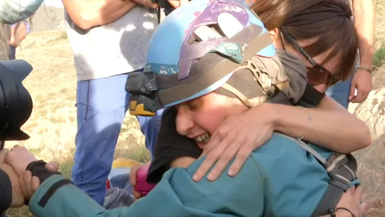 開心出關。路透社