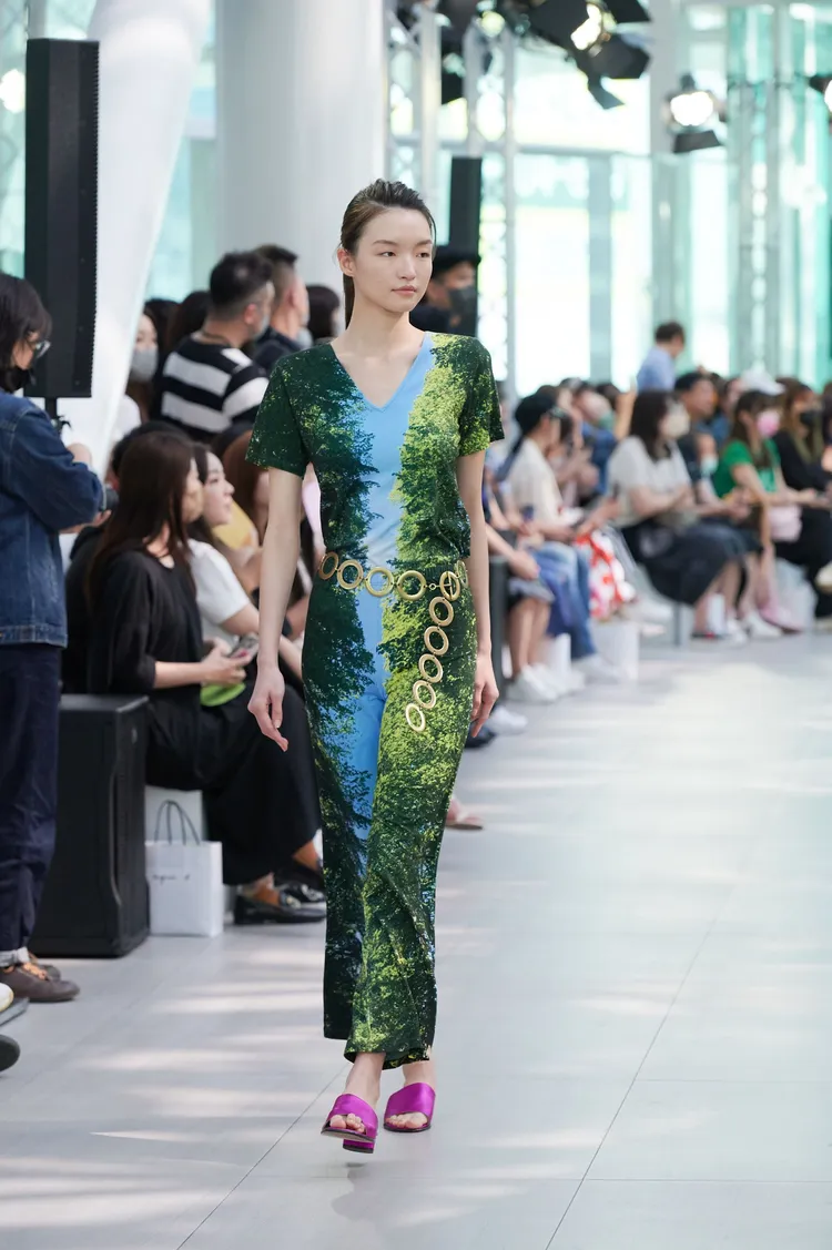 agnès b. 2023春夏系列大秀。品牌提供