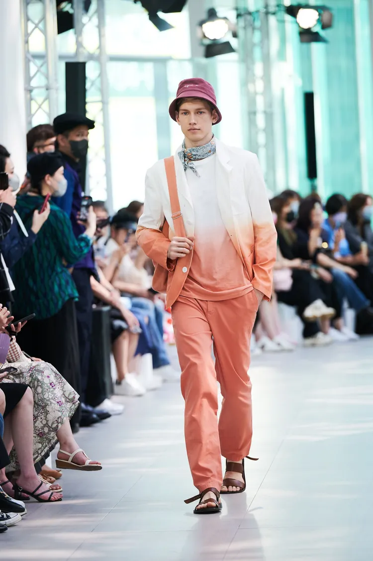 agnès b. 2023春夏系列大秀。品牌提供