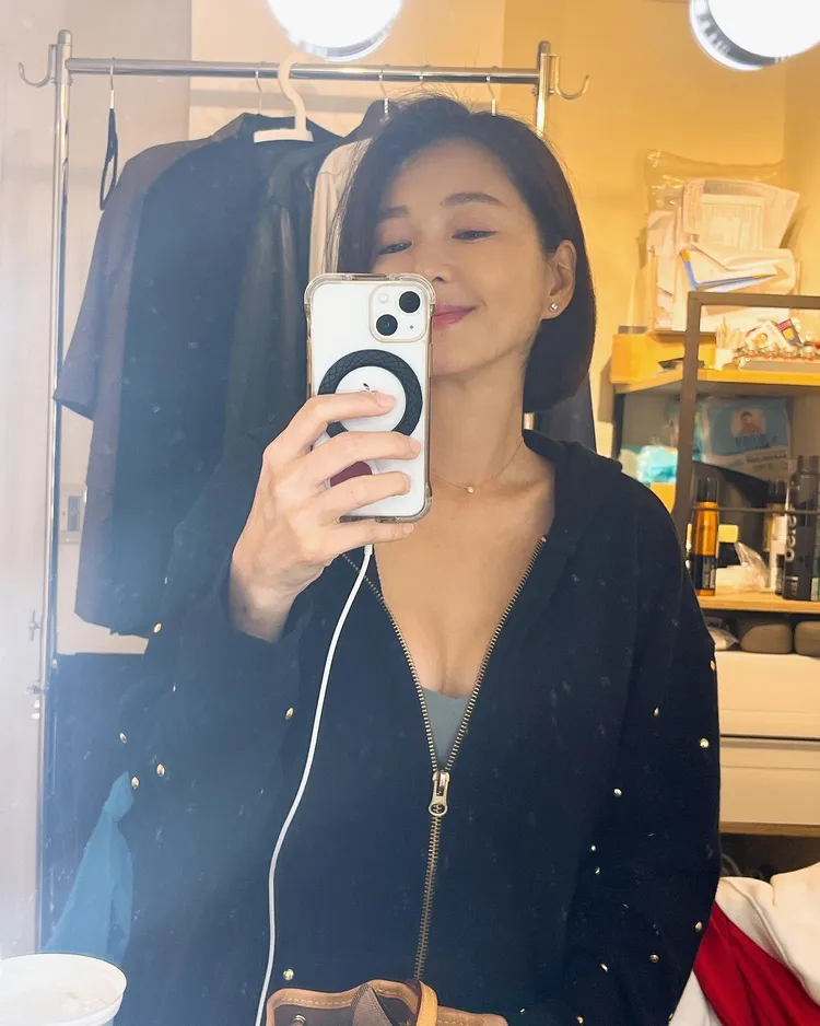 六月的臉傷已完全復原。翻攝六月臉書