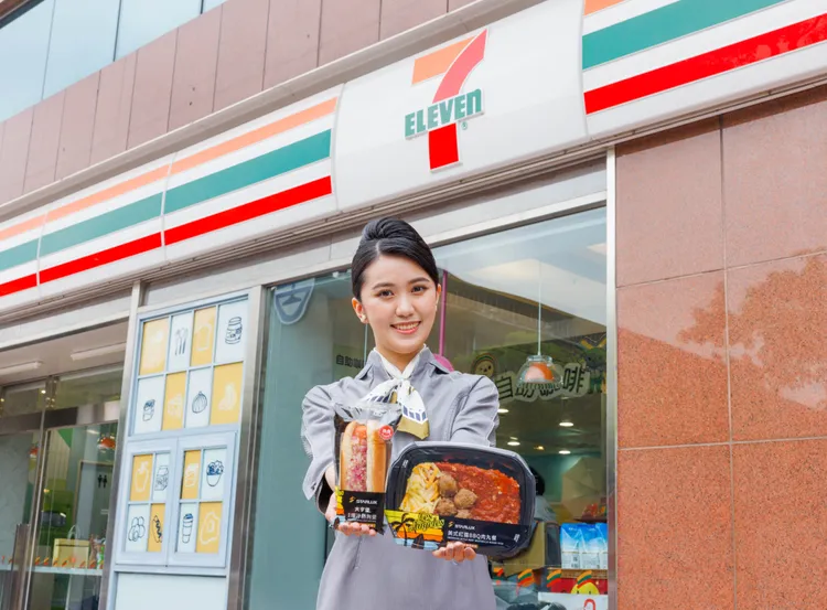 單筆購買星宇航空商品任2件或以上，即獲得抽獎機會1次。7-ELEVEN提供