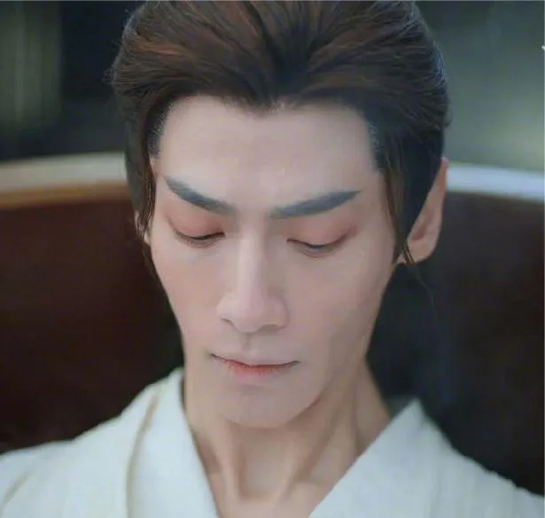 羅雲熙在《長月燼明》被嫌太瘦了。